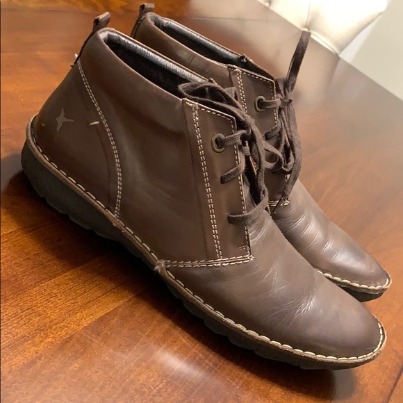 pikolinos chukka boots